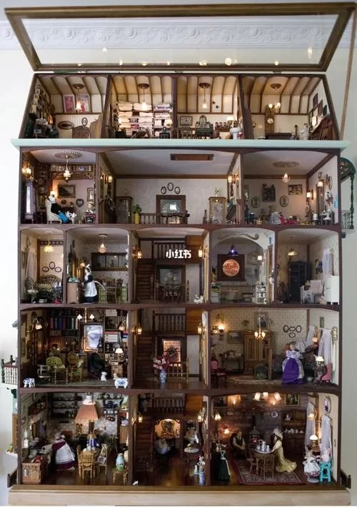 玩具屋／Dollhouse