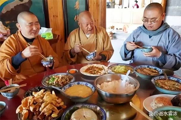 僧人不沾荤腥，他们吃什么？身体却如此强壮