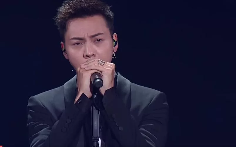 陈伟霆演唱清醒梦境，现场版燃爆全场