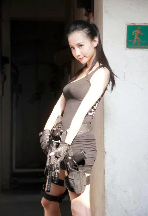 电竞女神伊芙蕾雅：婚姻生活和事业发展双丰收