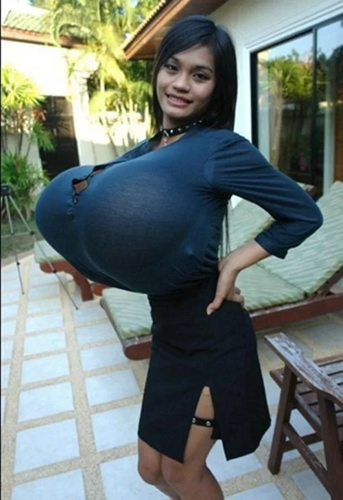 震撼巨乳写真：高清无码，真实展现！