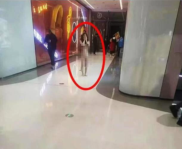 美女全裸事件始末：真相扑朔迷离，引发网友热议
