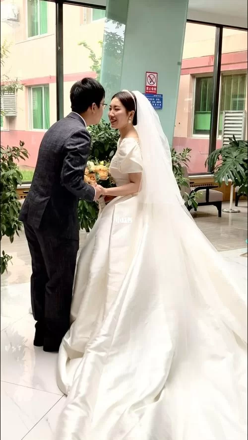 网曝CPF婚礼视频，粉丝自发组织太有爱