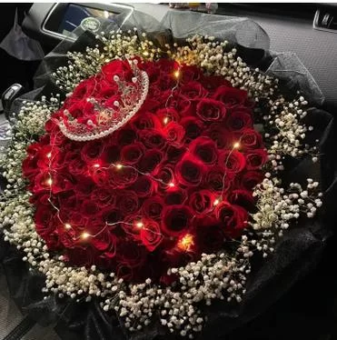 99朵玫瑰花代表什么？送花技巧全攻略