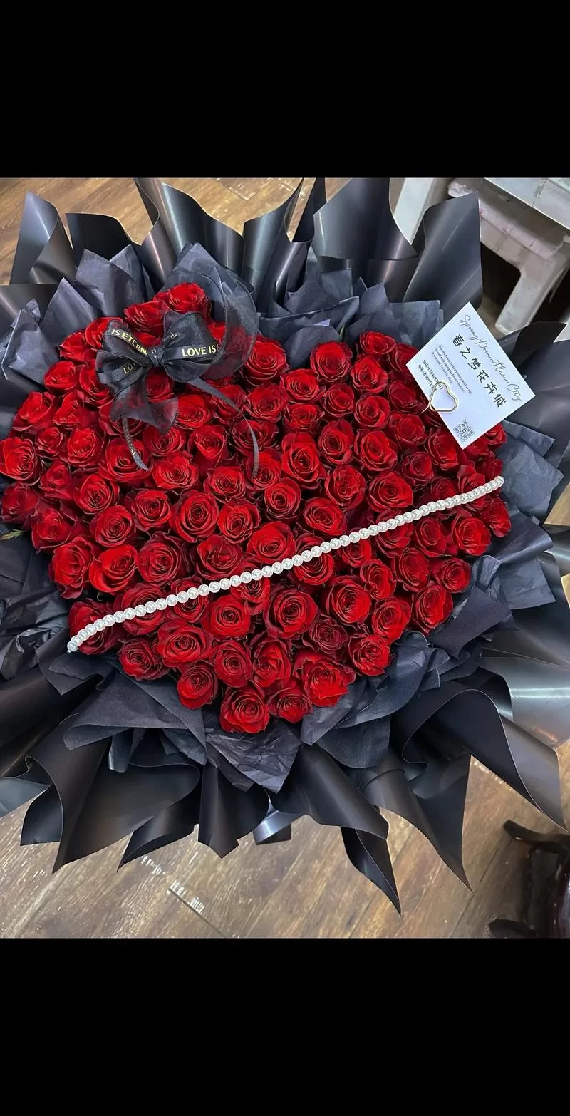 99朵玫瑰花代表什么？送花技巧全攻略