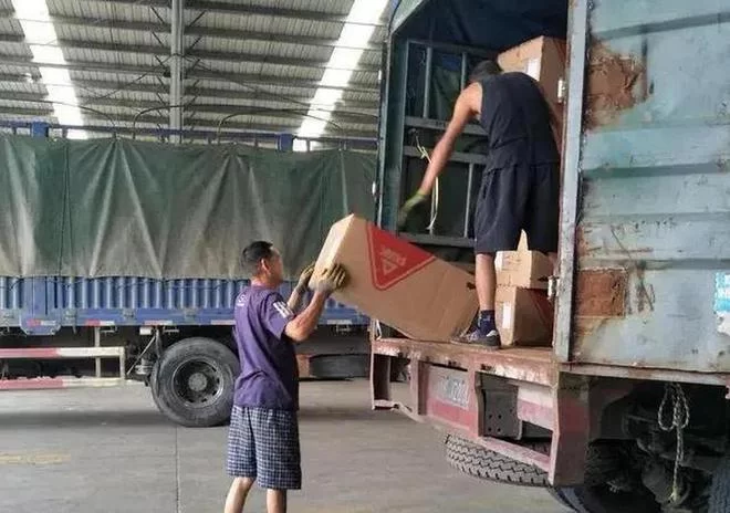 搬运帮：找搬运工、货车就用它，价格透明，服务可靠