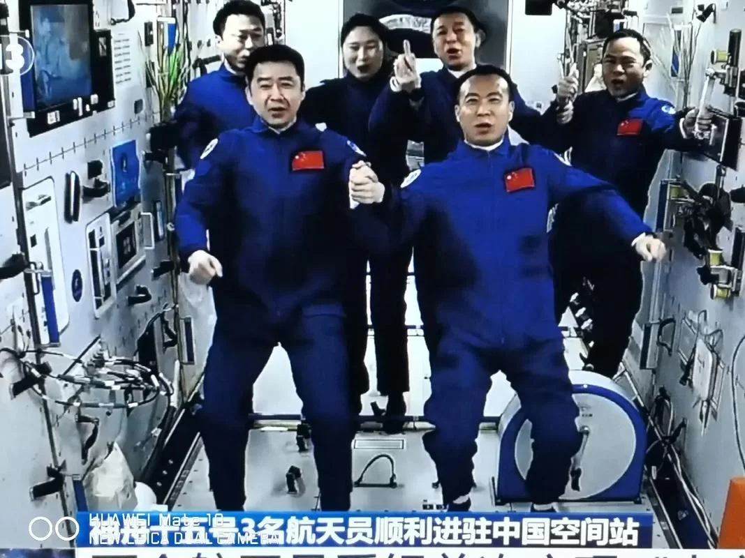 航天员在中国空间站怎么生活？看看他们的日常