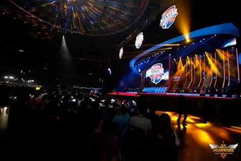 LOL全明星比赛:UZI再战阿水,巅峰对决引爆全场! LOL全明星比赛:UZI再战阿水,巅峰对决引爆全场!