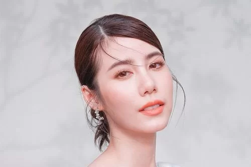 深扒泰国女演员艾丝特：作品、感情、生活大揭秘