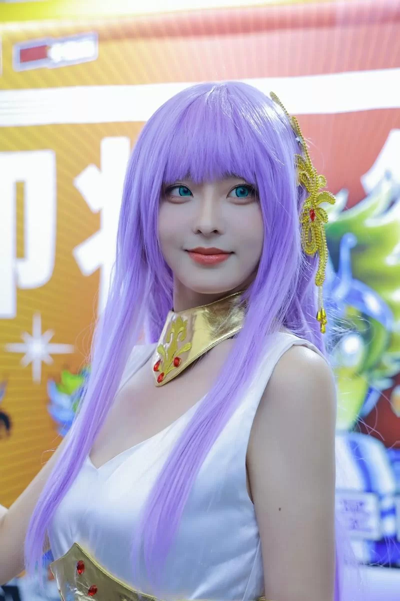 网红歪歪COS雅典娜：那些年我们一起追过的“女神”