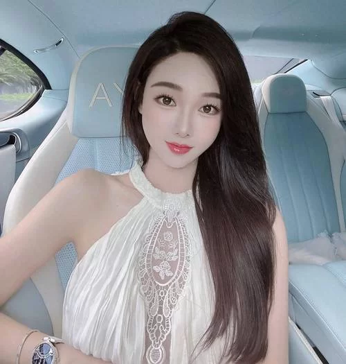 网红歪歪COS雅典娜：那些年我们一起追过的“女神”