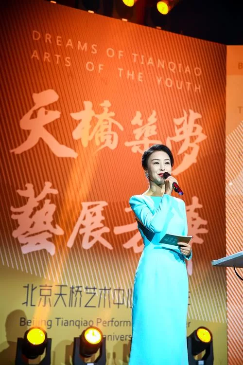 AMS陈娟艺术照：电竞女神的时尚写真大片