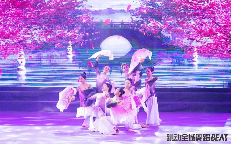 舞动全城：用舞蹈诠释梦想，青春热血的精彩演绎