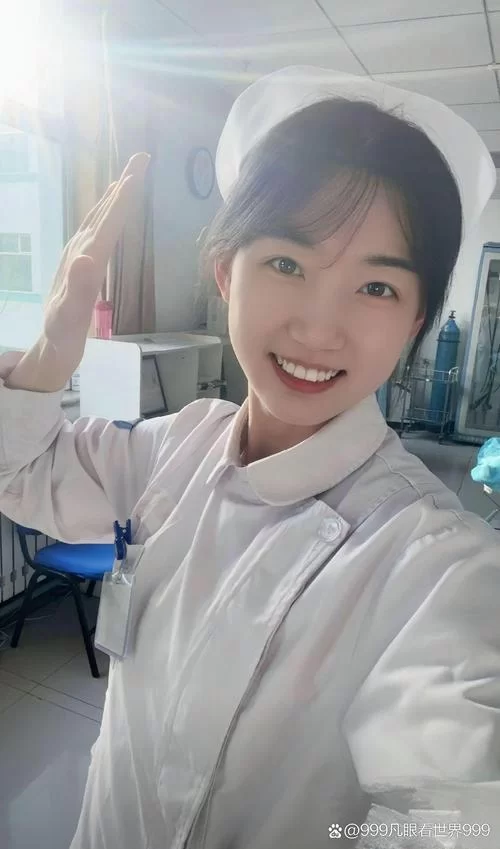 令人心动的护士美图：天使面容与温柔之心