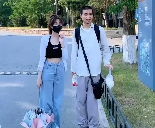 韦神宣布结婚！电竞圈大神喜提人生赢家