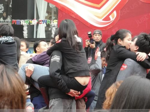 苏州接吻大赛：挑战时间极限的浪漫比赛