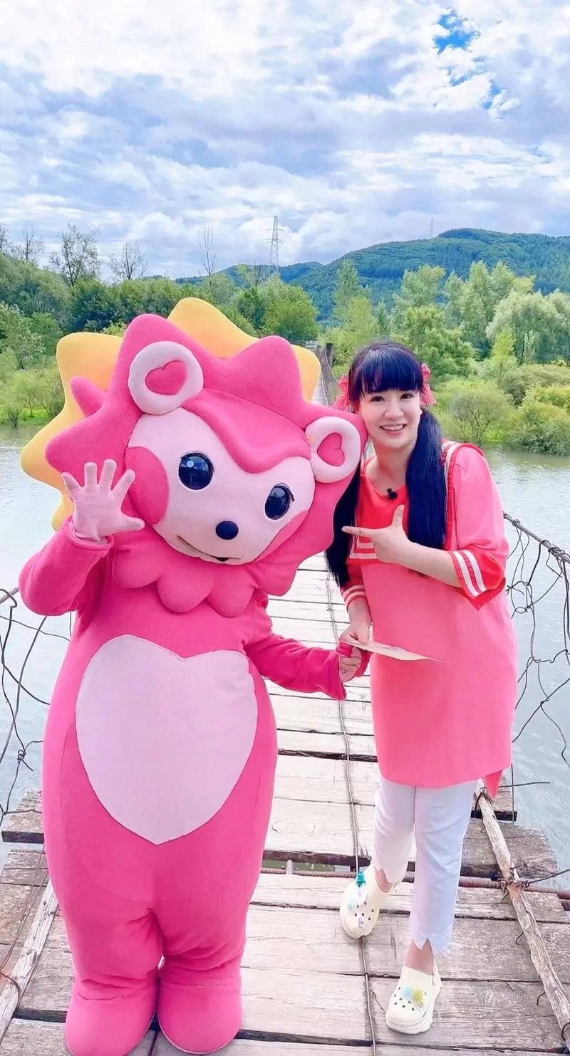 小咕咚的秘密：揭秘智慧树中的可爱小刺猬
