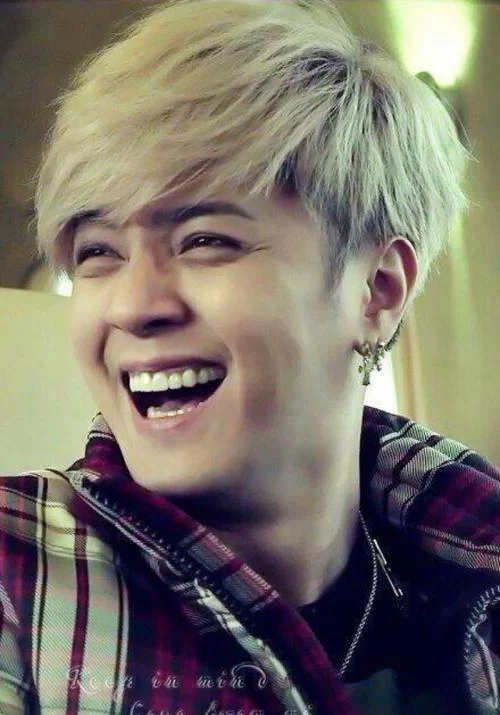 罗志祥最新照片引热议，颜值变化大到认不出？