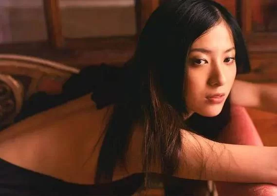 重口味女优的演绎之路：从青涩到成熟的蜕变