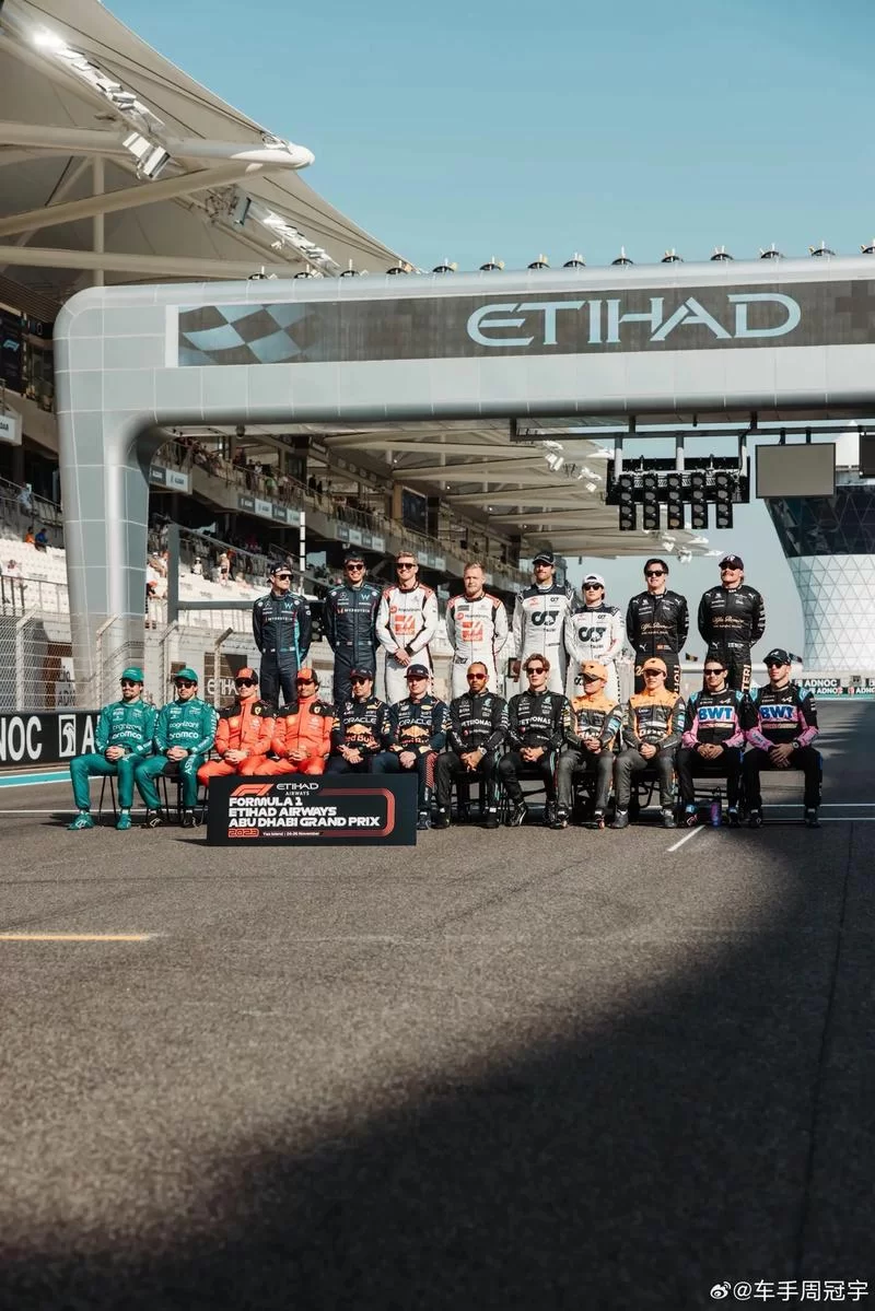 F1新闻：阿布扎比站诺里斯夺冠，维斯塔潘与皮亚斯特里碰撞！