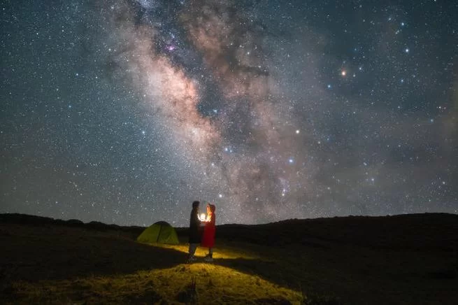 星空下的约定：一场意外，改变了彼此的命运轨迹