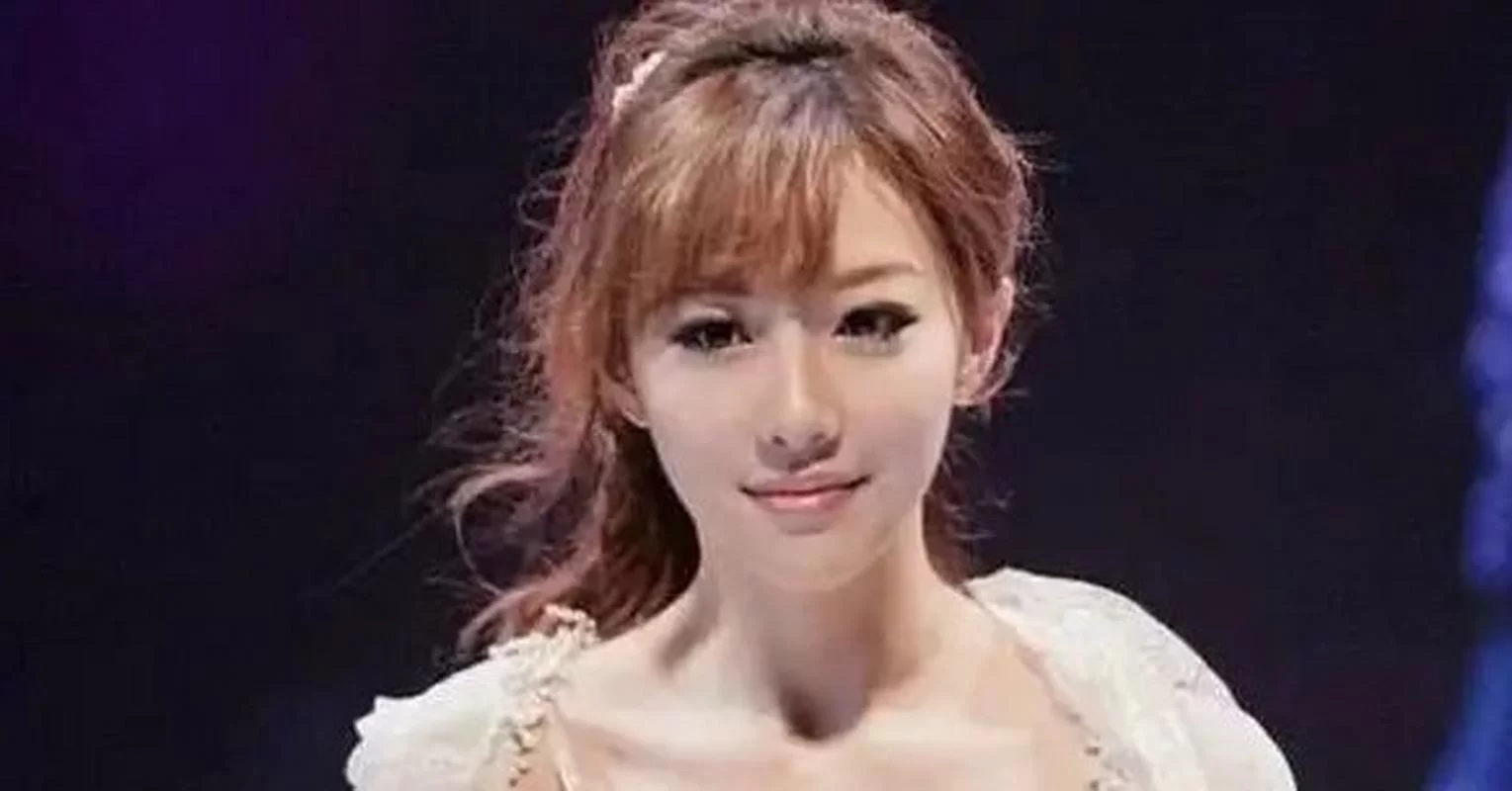 “度娘”刘冬T台秀！回看当年惊艳瞬间