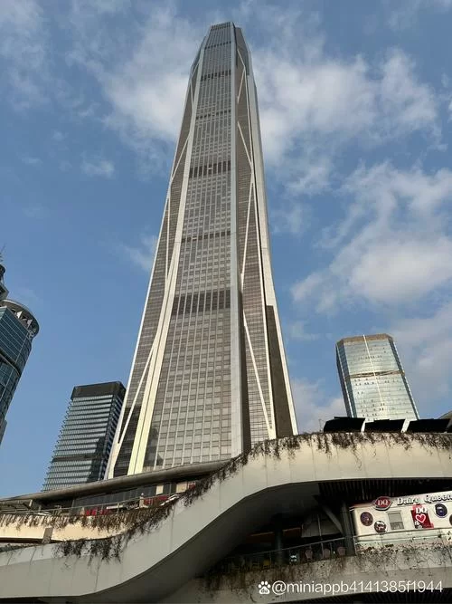 探秘都市摩天楼：揭秘高楼背后的故事