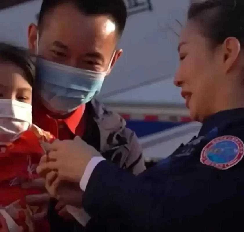 飞行员赵鹏有哪些感人事迹？这些故事让人敬佩不已！