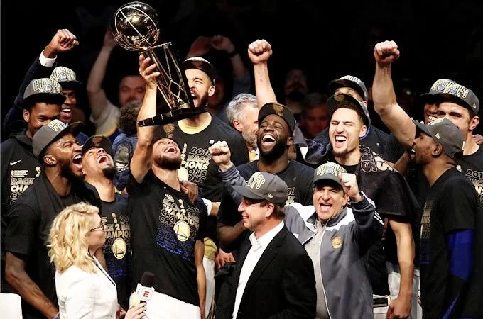 死亡五小阵容解析：勇士队是如何称霸NBA的？