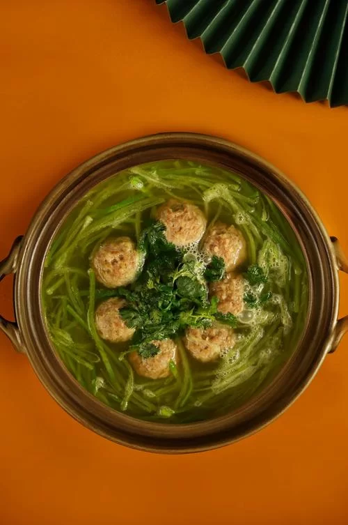 谁有萝卜时蔬汤菜谱？这个做法简单又美味！