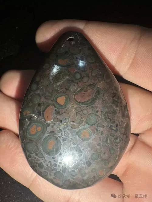 泰拉瑞亚陨石坠落地点大全，萌新必看找陨石技巧！
