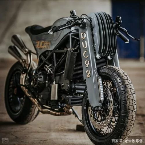 绝地求生摩托车压车头操作指南，让你秒变车神！