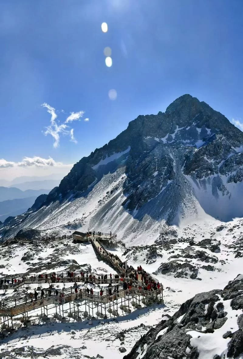 雪山石碑刻了啥？这些文字内容引人深思！