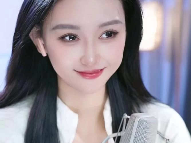 想看美女直播？青草直播下载满足你的需求！