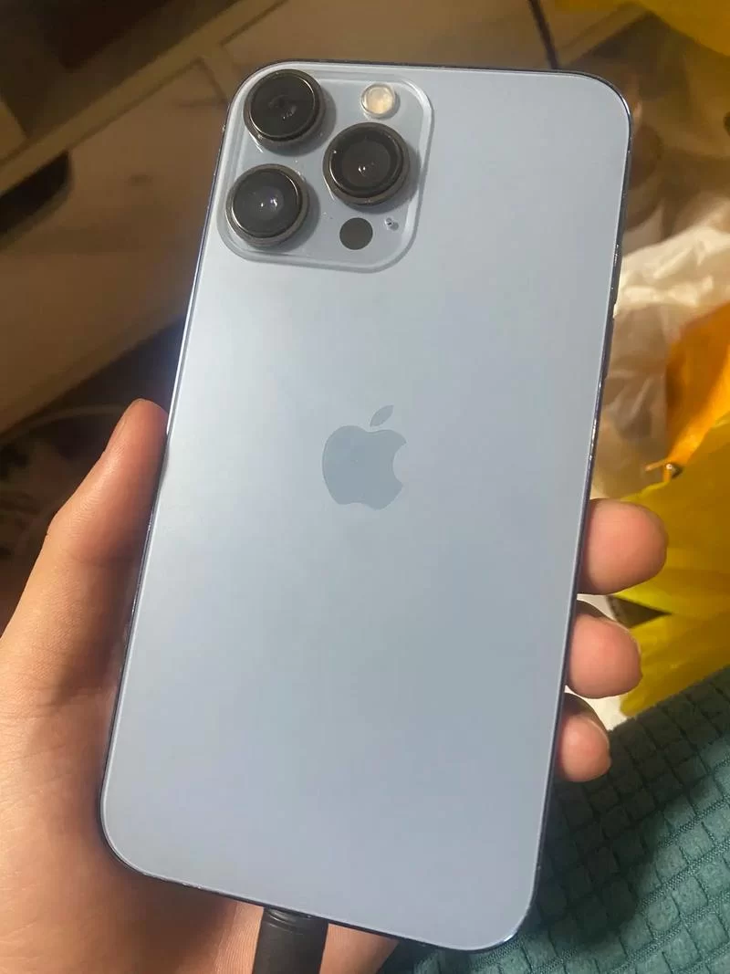 苹果xr屏幕有白色光斑能自己处理吗？看完这篇再说！
