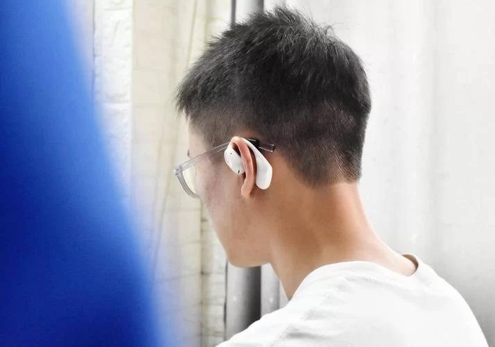 玩游戏时耳机开麦变扬声器？可能是这几个原因！