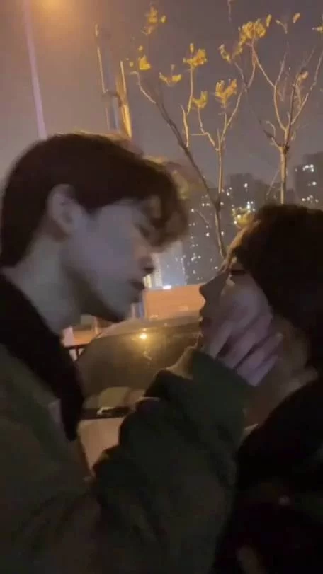 接吻游戏大全：情侣必看花式亲亲技巧解锁！