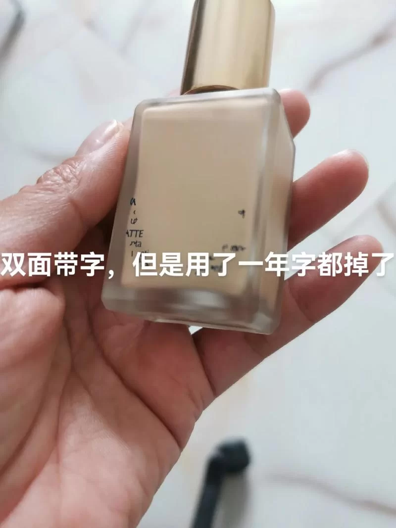 想在得物买东西？先搞懂品牌专供和闪电直发的区别！