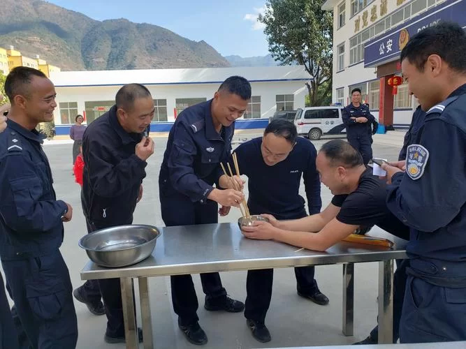 真实执法记录仪视频：看看警察蜀黍怎么工作！