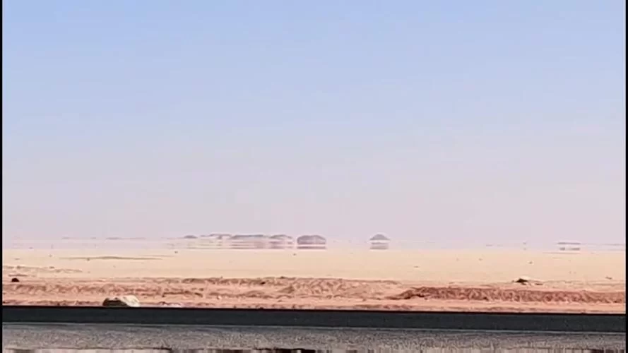 沙漠地图海市蜃楼：真实的荒漠生存挑战