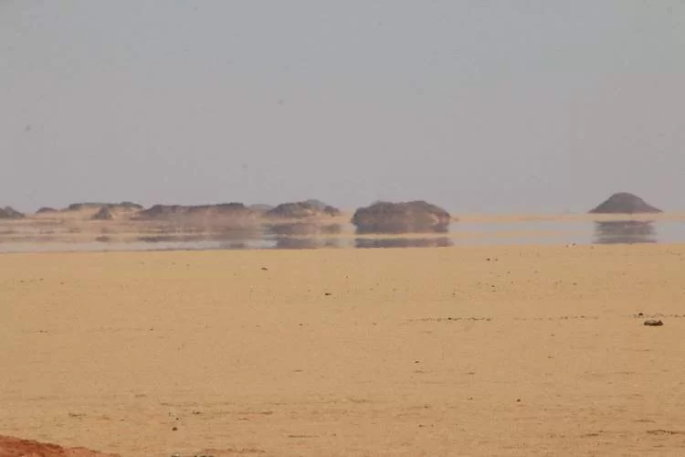 沙漠地图海市蜃楼:真实的荒漠生存挑战 沙漠地图海市蜃楼:真实的荒漠生存挑战