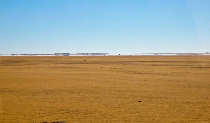 沙漠地图海市蜃楼：真实的荒漠生存挑战