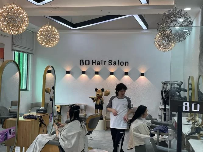 沙龙美发4：体验顶级美发沙龙，设计专属发型