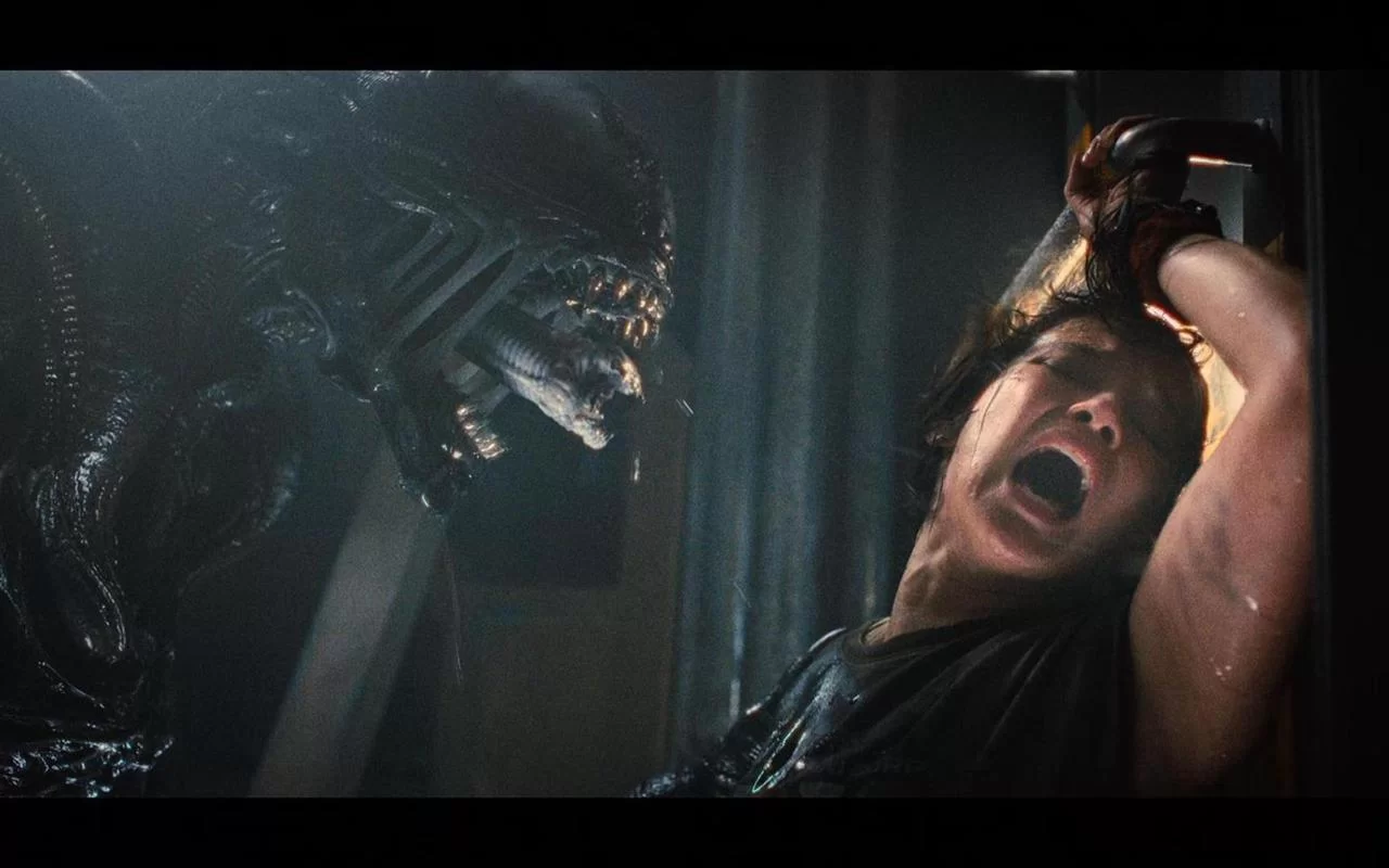 深渊异形4在线观看：怪物来袭，逃出生天