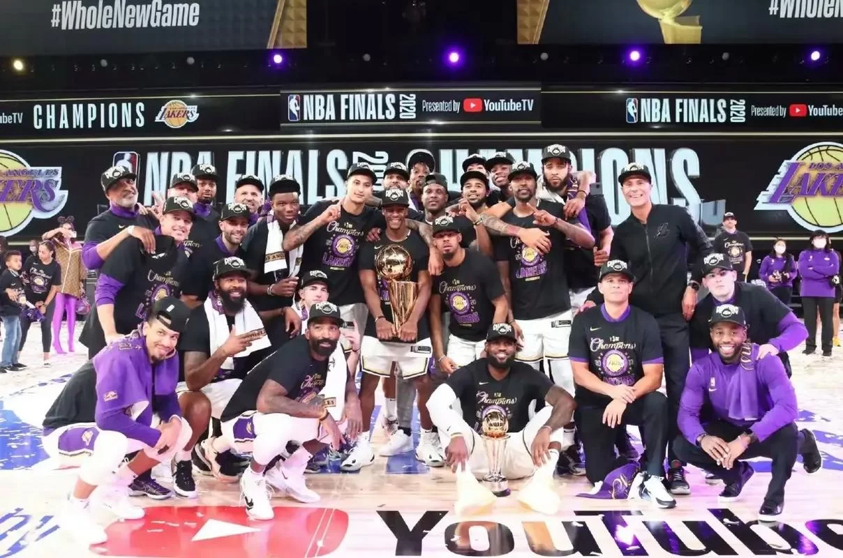 湖人总冠军图片：回顾那些令人难忘的夺冠瞬间