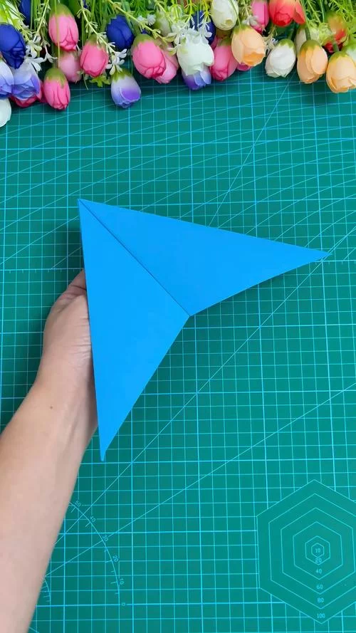 滑翔机怎么做才能飞得远?教你制作高性能滑翔机的技巧。 滑翔机怎么做才能飞得远?教你制作高性能滑翔机的技巧。