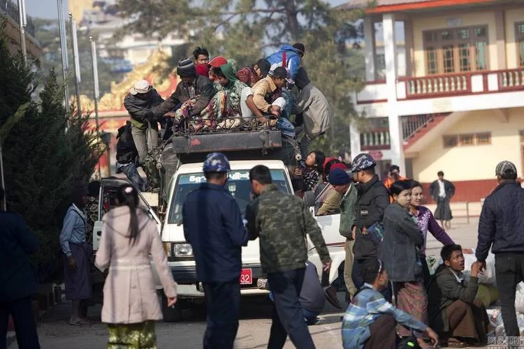 炼狱十三天:揭秘真实的缅北陷阱,逃离人间地狱 炼狱十三天:揭秘真实的缅北陷阱,逃离人间地狱