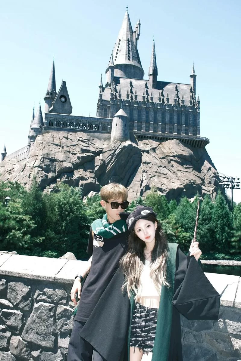 爱就像蓝天白云：甜蜜与风雨交织的爱情体验