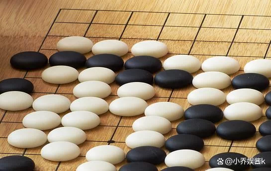 玩转黑白棋：从入门到高手，策略进阶指南
