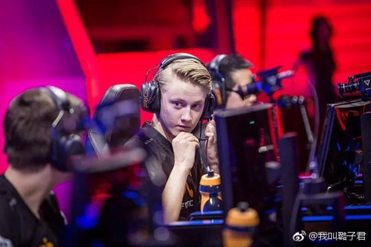 电竞圈颜值担当Rekkles欧成：现状与未来展望